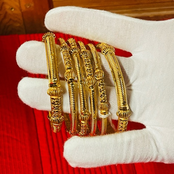 Gold plated bangles (Zeba Collection ) - Picture 3 of 4